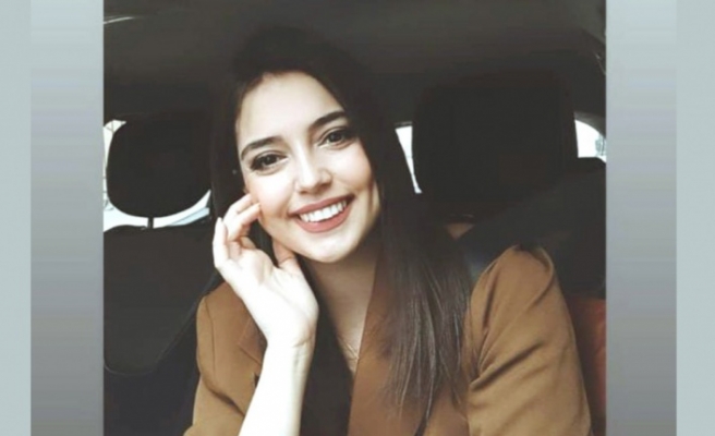 Seray SAYGILIOĞLU AS TV Muhabiri